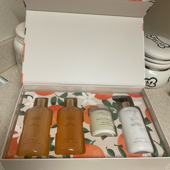 James & Jo Orange Blossom Luxury Bath & Body Set4-Piece Gift BundleEngland